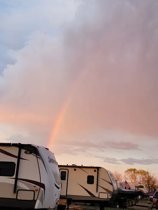 Creekside Campground, seasonal camping Picture 2