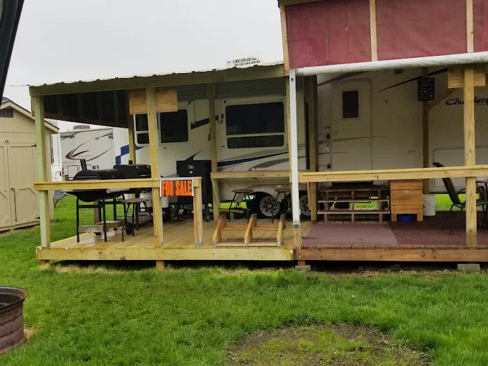 Creekside Campground, seasonal camping Picture 3