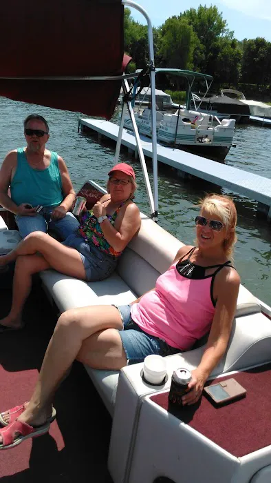 Oak Cove Resort & Marine Picture 2