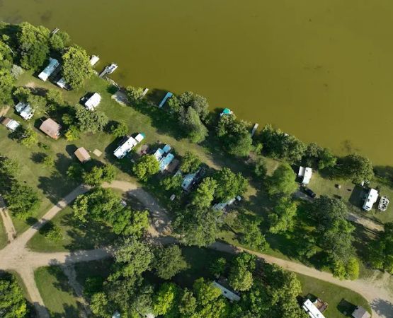 2Annes Lakeside RV Park