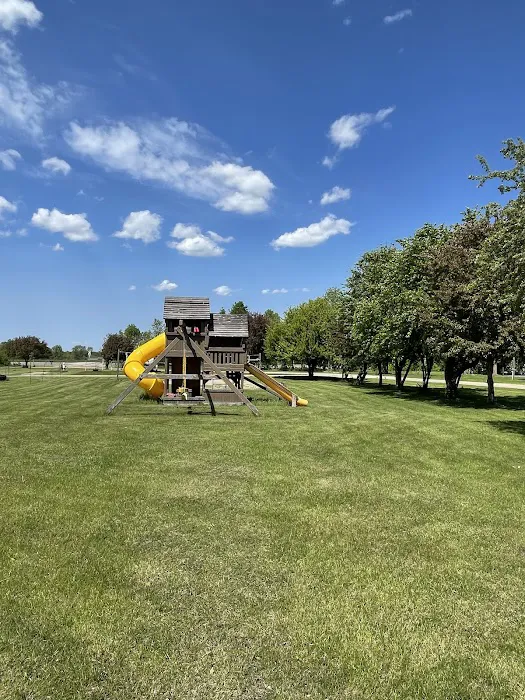 2Annes Lakeside RV Park Picture 2