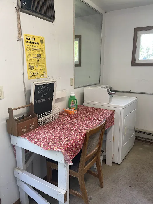 2Annes Lakeside RV Park Picture 10