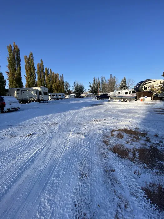 Lazy R Campground & Cabins Picture 2