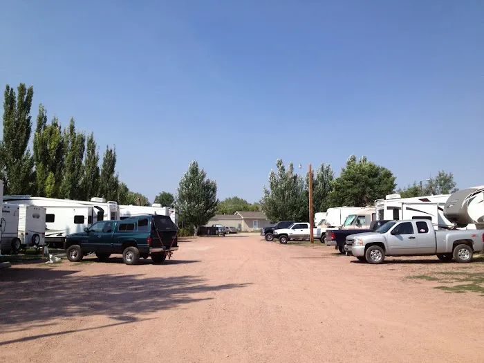 Lazy R Campground & Cabins Picture 6