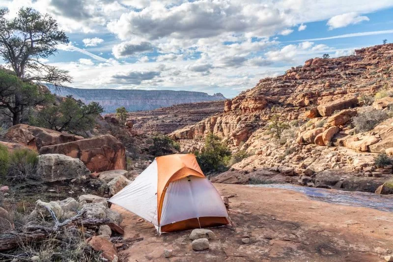 How to Camp in Step Canyon Floors – Expert Tips for Safe and Scenic Adventures