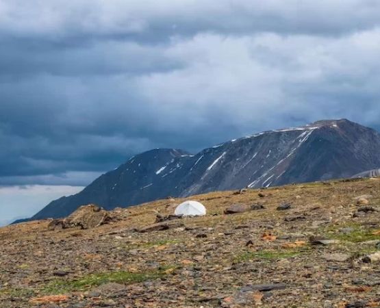How to Camp in Variable Plateau Landscapes – Expert Tips for a Safe and Scenic Adventure