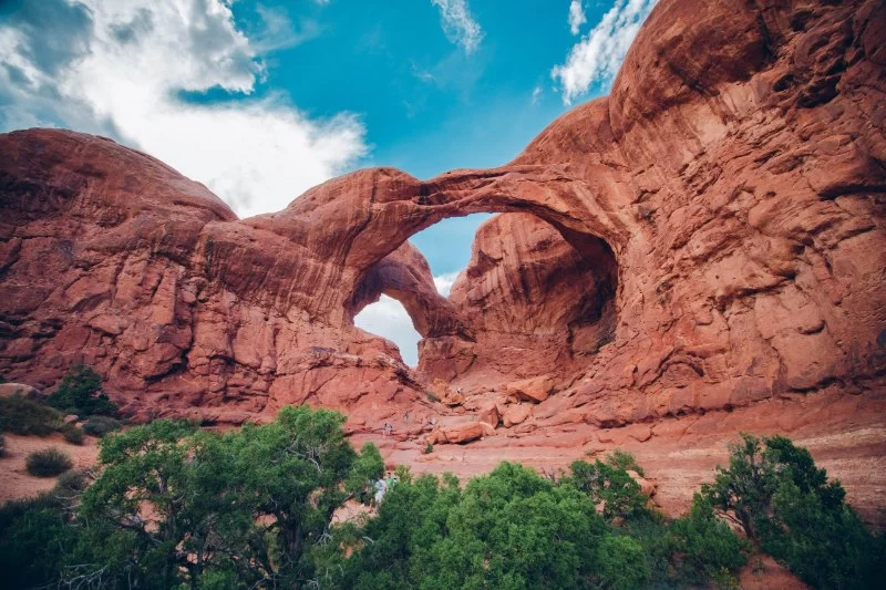 How to Camp Near Sandstone Arches – Expert Tips, Best Spots & Local Guide