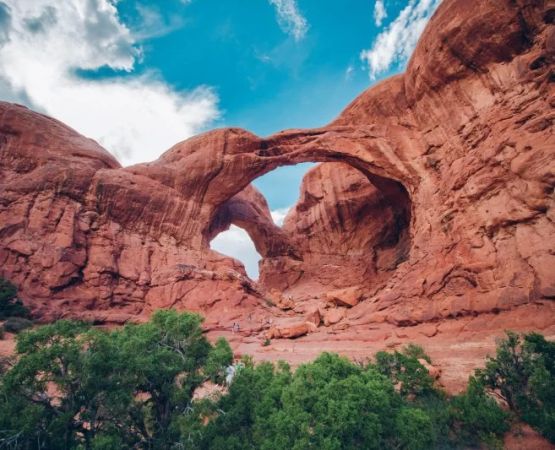 How to Camp Near Sandstone Arches – Expert Tips, Best Spots & Local Guide