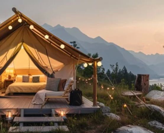 Glamping vs Traditional Camping: Benefits, Drawbacks, and Expert Tips