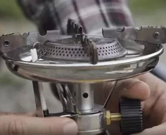 How to Choose and Use a Camping Stove: Gas, Propane, or Wood?