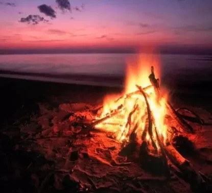 How to Plan a Campfire Night — Safety, Activities, and Ambience Ideas for Family Camping