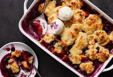 How to Make Campfire Fruit Cobbler – A Delicious Outdoor Dessert Recipe