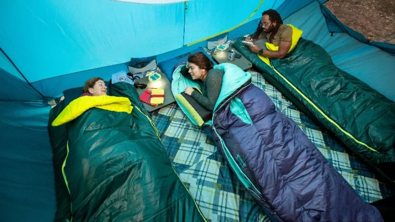 Best Sleeping Bags for Cold Weather Camping, Backpacking, and Family Trips